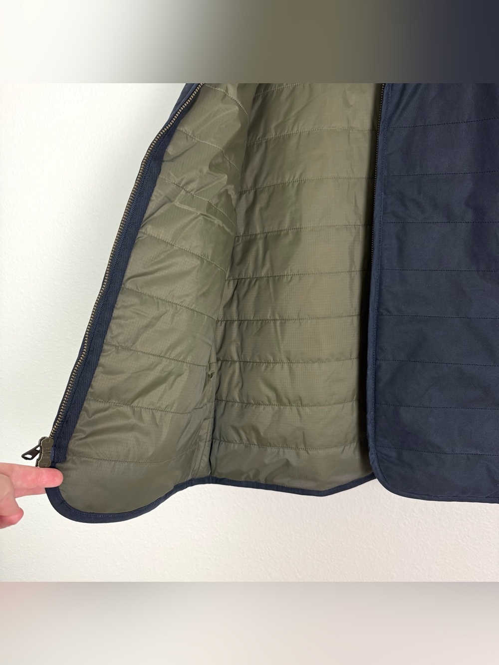 Flint and Tinder York Quilted Vest Waxed Canvas Water Resistant Navy Blue Small - Picture 10 of 15